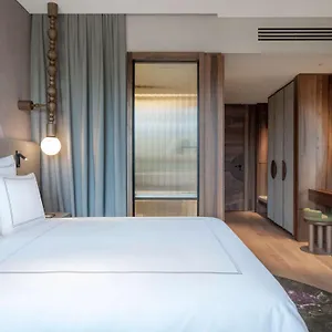 מלון Swissotel, טביליסי